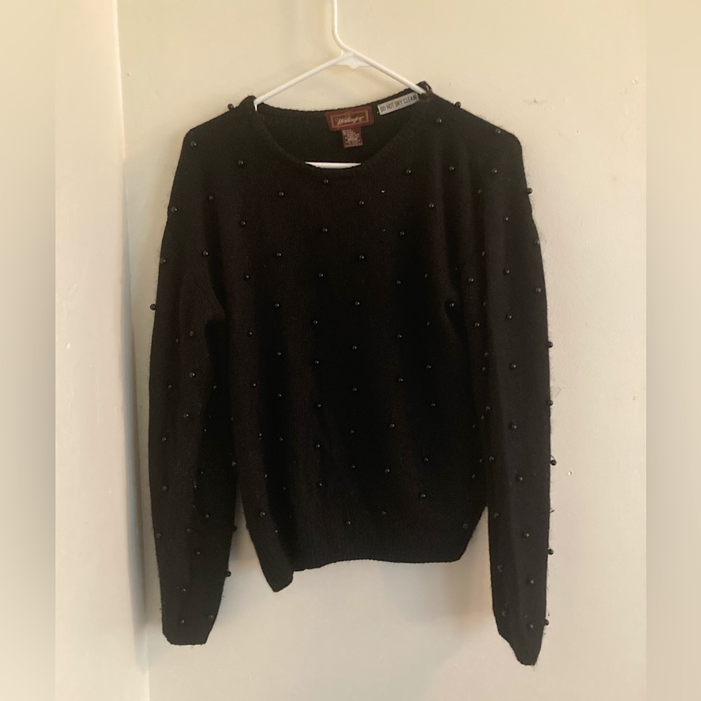 Black vintage Worthington cashmere sweater. Good condition— small tear at neck.